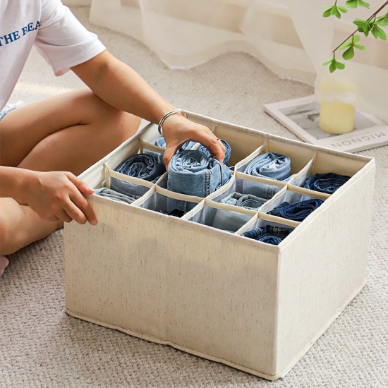 Wardrobe hanging bag, perfect for organizing pants and clothing. Layered fabric storage bag with large capacity. Wardrobe hanging bag, perfect for organizing pants and clothing. Layered fabric storage bag with large capacity.